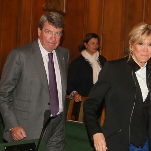 Semi-exclusif - Xavier Darcos (président de l'Institut français), Brigitte Macron (Trogneux) - Remise du prix 2017 "Institut de France / Fondation Stéphane Bern pour l'histoire et le patrimoine" à l'Institut de France à Paris, France, le 11 janvier 2018. © CVS/Bestimage