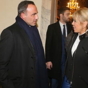 Semi-exclusif - Nikos Aliagas, Brigitte Macron (Trogneux), Tristan Bromet chef de cabinet de la Première Dame et Stéphane Bern - Remise du prix 2017 "Institut de France / Fondation Stéphane Bern pour l'histoire et le patrimoine" à l'Institut de France à Paris, France, le 11 janvier 2018. La Fondation Stéphane Bern pour l'Histoire et le Patrimoine - Institut de France a pour objet de concourir à la protection du Patrimoine et de financer des projets d’éducation et de partage des connaissances sur l’Histoire. © CVS/Bestimage  (No Web No Blog pour la Belgique et la Suisse) Semi-exclusive - For Germany Call For Price - "Institut de France / Stephane Bern Foundation for History and Heritage" awards ceremony at the Institut de France in Paris, France on January 11, 2018.11/01/2018 - Paris