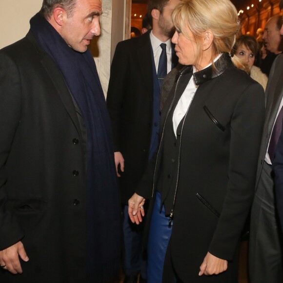 Semi-exclusif - Nikos Aliagas, Brigitte Macron (Trogneux), Stéphane Bern - Remise du prix 2017 "Institut de France / Fondation Stéphane Bern pour l'histoire et le patrimoine" à l'Institut de France à Paris, France, le 11 janvier 2018. © CVS/Bestimage