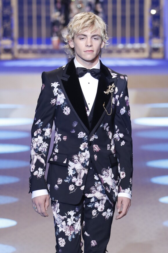 L'acteur et chanteur Ross Lynch - Défilé Dolce & Gabbana lors de la Fashion Week à Milan, Italie, le 13 janvier 2018.