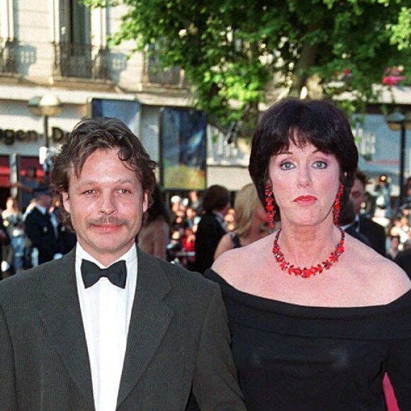 Cris Campion et Anny Duperey à Cannes, le 24 mai 2002.