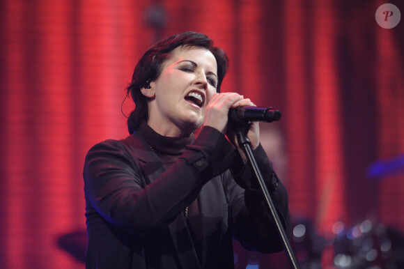Dolores O'Riordan lors du passage de The Cranberries le 21 février 2012 dans une émission télé à Milan.