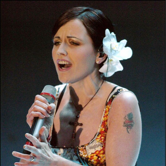 Dolores O'Riordan de The Cranberries au 54e festival de San Remo en 2004.