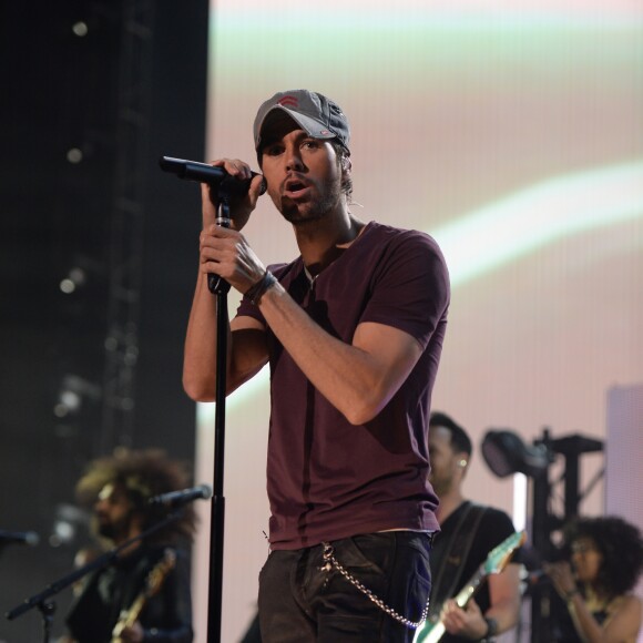 Concert de Enrique Iglesias lors du festival "iHeartRadio Fiesta Latina" à Miami le 5 novembre 2016.