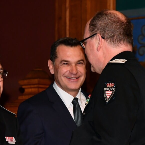 Le prince Albert II de Monaco et à sa droite Jean-Raymond Gottlieb, commandant de la D.R.I de Monaco et père de Camille Gottlieb, fille de la princesse Stéphanie de Monaco, durant la traditionnelle cérémonie des voeux de la Sûreté Publique de Monaco le 16 janvier 2018. © Bruno Bebert / Bestimage