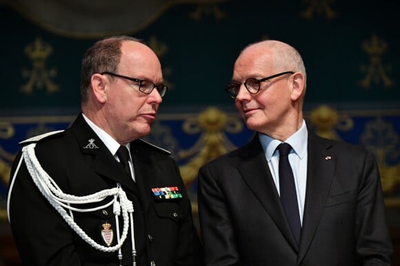 Le prince Albert II de Monaco et Serge Telle, le ministre d'Etat de la Principauté, durant la traditionnelle cérémonie des voeux de la Sûreté Publique de Monaco le 16 janvier 2018. © Bruno Bebert / Bestimage