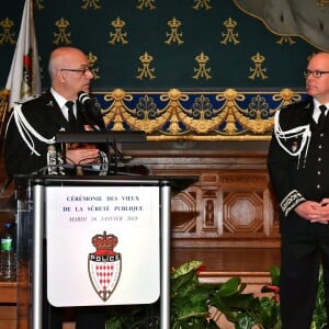 Le prince Albert II de Monaco écoutant le discours de Richard Marangoni durant la traditionnelle cérémonie des voeux de la Sûreté Publique de Monaco le 16 janvier 2018. © Bruno Bebert / Bestimage