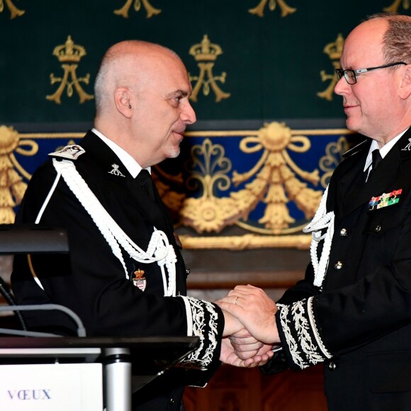 Le prince Albert II de Monaco écoutant le discours de Richard Marangoni durant la traditionnelle cérémonie des voeux de la Sûreté Publique de Monaco le 16 janvier 2018. © Bruno Bebert / Bestimage