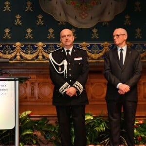 Le prince Albert II de Monaco avec Richard Marangoni, directeur de la sûreté publique de Monaco, et Serge Telle, le ministre d'Etat de la Principauté, durant la traditionnelle cérémonie des voeux de la Sureté Publique de Monaco le 16 janvier 2018. © Bruno Bebert / Bestimage