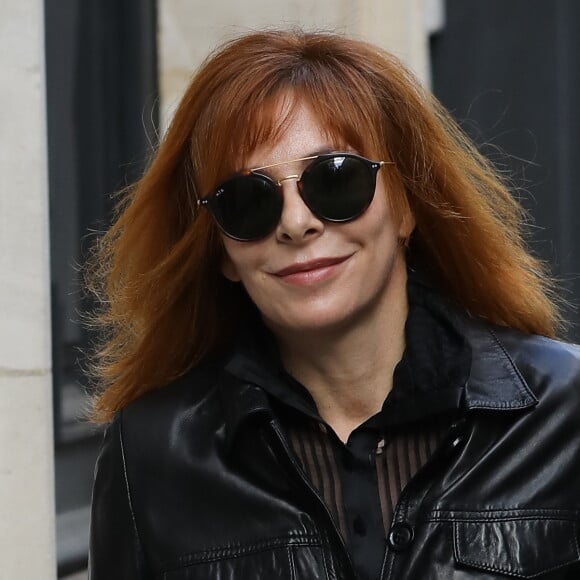 Mylène Farmer lors des obsèques de Jean Rochefort en l'église Saint-Thomas d'Aquin à Paris, le 13 octobre 2017.