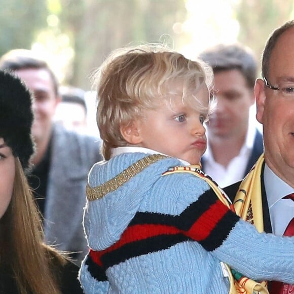 Le prince Jacques dans les bras de son père le prince Albert II de Monaco à la représentation du 21 janvier 2018 du 42e Festival International du Cirque de Monte-Carlo, sous le chapiteau de Fontvieille. © Olivier Huitel / Pool Monaco / Bestimage