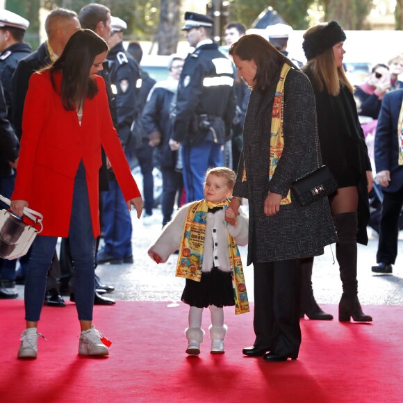 Le prince Albert II de Monaco avait amené ses enfants le prince héréditaire Jacques et la princesse Gabriella, aux côtés de la princesse Stéphanie et ses filles Pauline Ducruet et Camille Gottlieb, à la représentation du 21 janvier 2018 du 42e Festival International du Cirque de Monte-Carlo, sous le chapiteau de Fontvieille. © Olivier Huitel / Pool Monaco / Bestimage