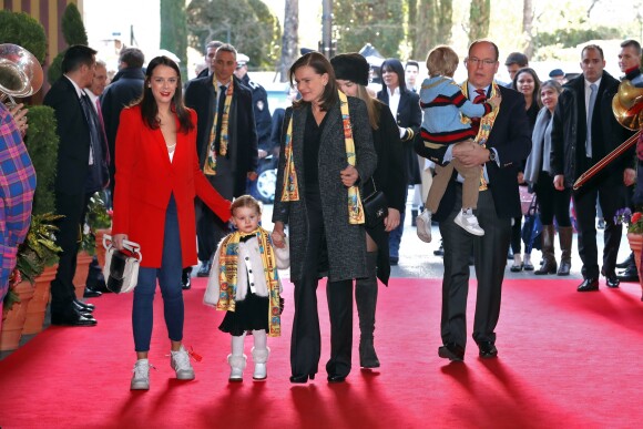Le prince Albert II de Monaco avait amené ses enfants le prince héréditaire Jacques et la princesse Gabriella, aux côtés de la princesse Stéphanie et ses filles Pauline Ducruet et Camille Gottlieb, à la représentation du 21 janvier 2018 du 42e Festival International du Cirque de Monte-Carlo, sous le chapiteau de Fontvieille. © Olivier Huitel / Pool Monaco / Bestimage
