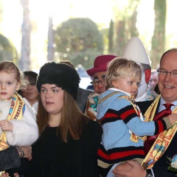 Le prince Albert II de Monaco avait amené ses enfants le prince héréditaire Jacques et la princesse Gabriella, aux côtés de la princesse Stéphanie et ses filles Pauline Ducruet et Camille Gottlieb, à la représentation du 21 janvier 2018 du 42e Festival International du Cirque de Monte-Carlo, sous le chapiteau de Fontvieille. © Olivier Huitel / Pool Monaco / Bestimage