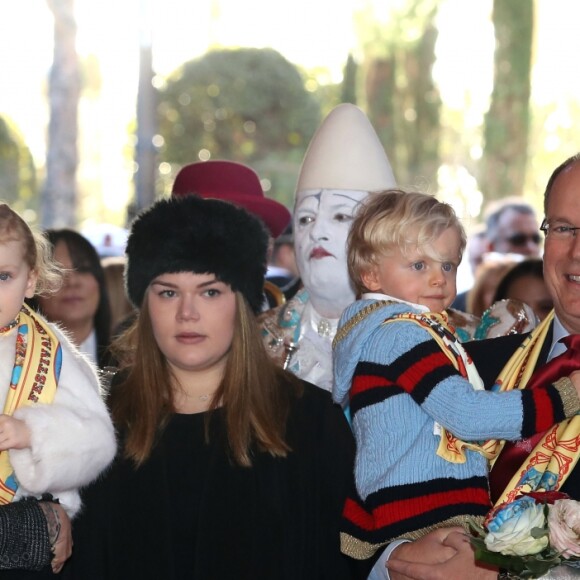 Le prince Albert II de Monaco avait amené ses enfants le prince héréditaire Jacques et la princesse Gabriella, aux côtés de la princesse Stéphanie et ses filles Pauline Ducruet et Camille Gottlieb, à la représentation du 21 janvier 2018 du 42e Festival International du Cirque de Monte-Carlo, sous le chapiteau de Fontvieille. © Olivier Huitel / Pool Monaco / Bestimage