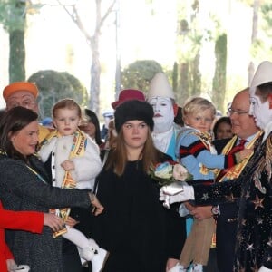 Le prince Albert II de Monaco avait amené ses enfants le prince héréditaire Jacques et la princesse Gabriella, aux côtés de la princesse Stéphanie et ses filles Pauline Ducruet et Camille Gottlieb, à la représentation du 21 janvier 2018 du 42e Festival International du Cirque de Monte-Carlo, sous le chapiteau de Fontvieille. © Olivier Huitel / Pool Monaco / Bestimage