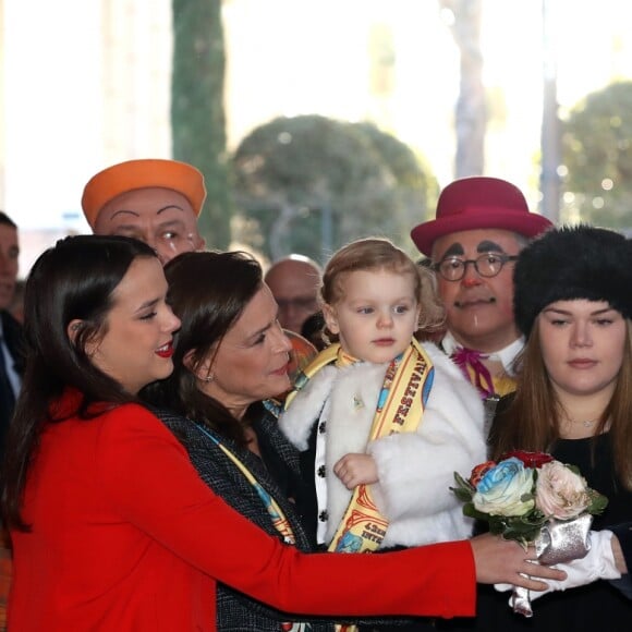 Le prince Albert II de Monaco avait amené ses enfants le prince héréditaire Jacques et la princesse Gabriella, aux côtés de la princesse Stéphanie et ses filles Pauline Ducruet et Camille Gottlieb, à la représentation du 21 janvier 2018 du 42e Festival International du Cirque de Monte-Carlo, sous le chapiteau de Fontvieille. © Olivier Huitel / Pool Monaco / Bestimage