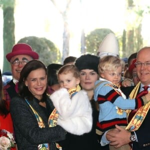 Le prince Albert II de Monaco avait amené ses enfants le prince héréditaire Jacques et la princesse Gabriella, aux côtés de la princesse Stéphanie et ses filles Pauline Ducruet et Camille Gottlieb, à la représentation du 21 janvier 2018 du 42e Festival International du Cirque de Monte-Carlo, sous le chapiteau de Fontvieille. © Olivier Huitel / Pool Monaco / Bestimage