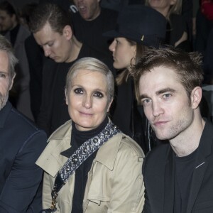 Maria Grazia Chiuri et Robert Patinson - Défilé de mode Dior Homme collection Automne/Hiver 2018/2019 à Paris, le 20 janvier 2018. © Olivier Borde/Bestimage