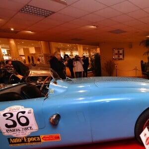 Le prince Albert II de Monaco inaugurait avec David Coulthard l'exposition "Bugatti de 1923 à 2016" aux Terrasses de Fontvieille le 23 décembre 2017. © Jean-Charles Vinaj/Bruno Bebert/Pool Restreint Monaco/Bestimage-Crystal