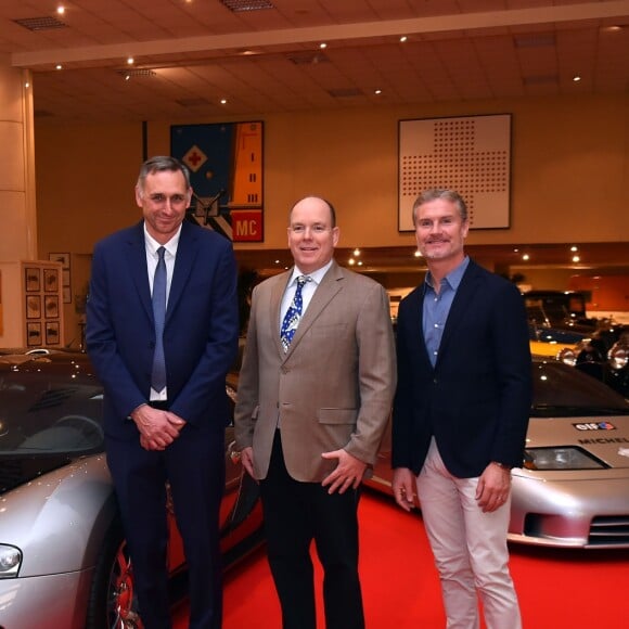 Le prince Albert II de Monaco inaugurait avec David Coulthard l'exposition "Bugatti de 1923 à 2016" aux Terrasses de Fontvieille le 23 décembre 2017. © Jean-Charles Vinaj/Bruno Bebert/Pool Restreint Monaco/Bestimage-Crystal