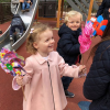 Gabriella et Jacques de Monaco dans une aire de jeux pour enfants. La princesse Charlene de Monaco a publié le 21 janvier 2018 sur son compte Instagram des photos de ses enfants le prince Jacques et la princesse Gabriella prises lors d'une "matinée fun" où ils ont joué au square et visité l'exposition Bugatti aux Terrasses de Fontvieille.
