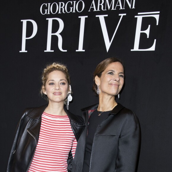 Marion Cotillard et Roberta Armani - Défilé Giorgio Armani Privé, collection Haute Couture printemps-été 2018 au Théâtre National de Chaillot. Paris, le 23 janvier 2018. © Olivier Borde / Bestimage