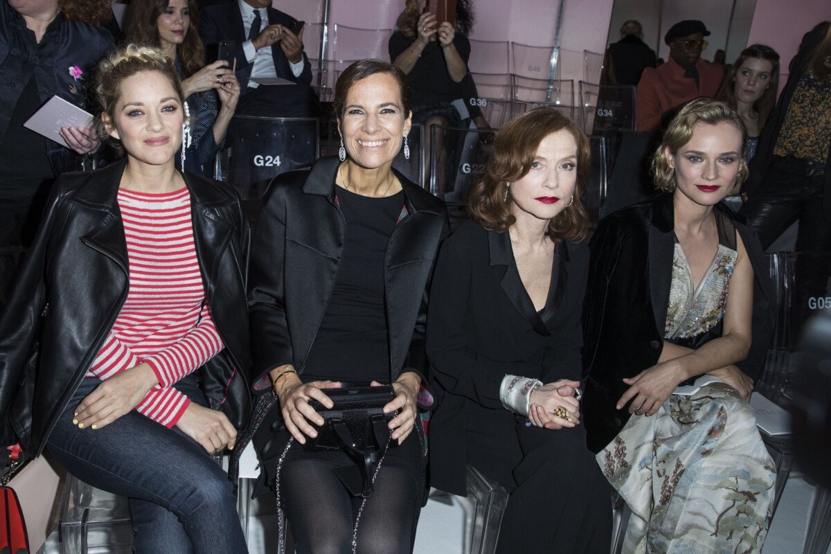 Photo Marion Cotillard Diane Kruger Isabelle Huppert Et Roberta Armani Défilé Giorgio 