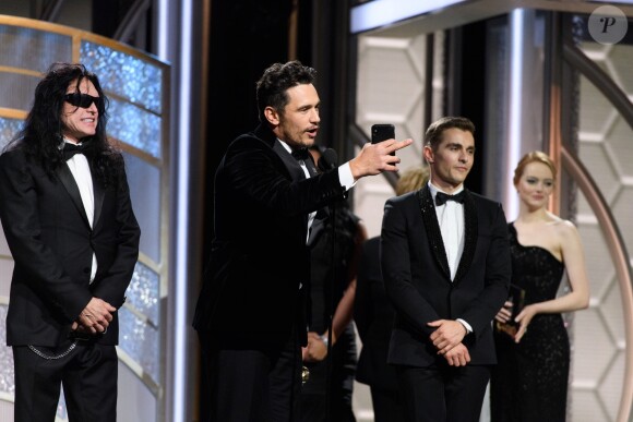 James Franco reçoit le Golden Globe du meilleur acteur dans une comédie à Los Angeles, le 7 janvier 2018.