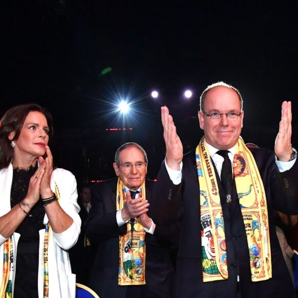 Pauline Ducruet, la princesse Stéphanie de Monaco, le prince Albert II de Monaco, Louis Ducruet et, derrière, sa compagne Marie et Robert Hossein lors de la soirée de remise des prix du 42ème Festival International du Cirque de Monte Carlo le 23 janvier 2018. © Bruno Bebert/Bestimage 