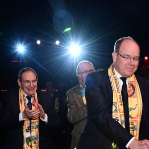 Pauline Ducruet, la princesse Stéphanie de Monaco, le prince Albert II de Monaco, Louis Ducruet et, derrière, sa compagne Marie et Robert Hossein lors de la soirée de remise des prix du 42ème Festival International du Cirque de Monte Carlo le 23 janvier 2018. © Bruno Bebert/Bestimage 