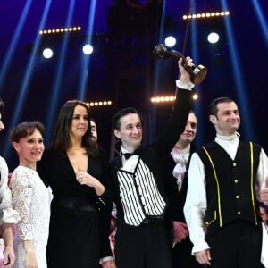 Pauline Ducruet remet un Clown de Bronze à la Troupe Vavilov lors de la soirée de remise des prix du 42ème Festival International du Cirque de Monte Carlo le 23 janvier 2018. © Bruno Bebert/Bestimage