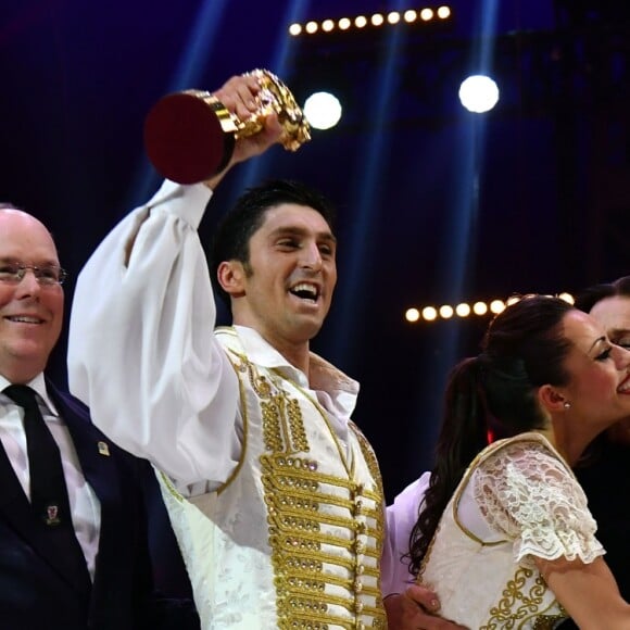 Le prince Albert II de Monaco et la princesse Stéphanie de Monaco ont remis un Clown d'Or à Merrylu et Jozseph Richter lors de la soirée de remise des prix du 42e Festival International du Cirque de Monte Carlo le 23 janvier 2018. © Bruno Bebert/Bestimage