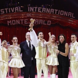 Le prince Albert II de Monaco et la princesse Stéphanie de Monaco ont décerné un Clown d'Or à Merrylu et Jozseph Richter lors de la soirée de remise des prix du 42ème Festival International du Cirque de Monte Carlo le 23 janvier 2018. © Claudia Albuquerque/Bestimage