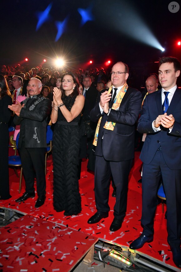 De gauche à droite, la princesse Stéphanie de Monaco, le prince Albert II de Monaco et Louis Ducruet lors de la soirée de remise des prix du 42ème Festival International du Cirque de Monte Carlo le 23 janvier 2018. © Bruno Bebert/Bestimage