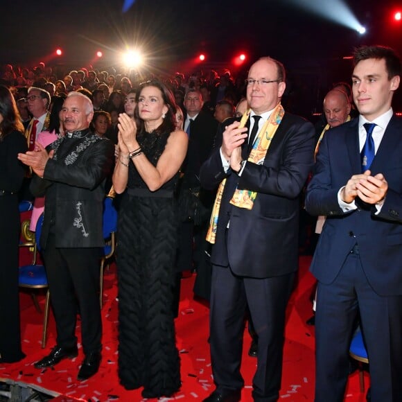 De gauche à droite, la princesse Stéphanie de Monaco, le prince Albert II de Monaco et Louis Ducruet lors de la soirée de remise des prix du 42ème Festival International du Cirque de Monte Carlo le 23 janvier 2018. © Bruno Bebert/Bestimage