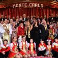La princesse Stéphanie de Monaco et Pauline Ducruet entourées des artistes du Festival lors de la soirée de remise des prix du 42ème Festival International du Cirque de Monte Carlo le 23 janvier 2018. © Bruno Bebert/Bestimage
