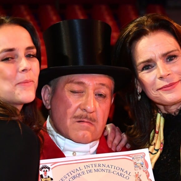 Pauline Ducruet et la princesse Stéphanie de Monaco avec Petit Gougou, le M. Loyal, lors de la soirée de remise des prix du 42ème Festival International du Cirque de Monte Carlo le 23 janvier 2018. © Bruno Bebert/Bestimage