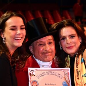 Pauline Ducruet et la princesse Stéphanie de Monaco avec Petit Gougou, le M. Loyal, lors de la soirée de remise des prix du 42ème Festival International du Cirque de Monte Carlo le 23 janvier 2018. © Bruno Bebert/Bestimage