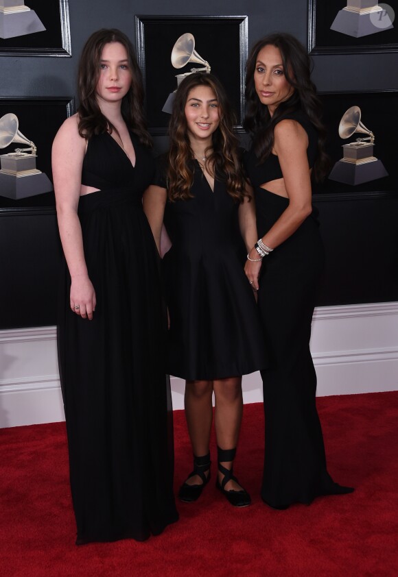 Vicky Karayiannis (Cornell) avec sa fille Toni Cornell et Lily Cornell - 60ème soirée annuelle des Grammy Awards à Madison Square Garden à New York, le 28 janvier 2018 © Chris Delmas/Bestimage  People at the 60th annual Grammy Awards held at Madison Square Garden. January 28, 201828/01/2018 - New York