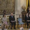 Le roi Felipe VI d'Espagne a remis le 30 janvier 2018, jour de son 50e anniversaire, le collier et les insignes de l'Ordre de la Toison d'or à sa fille aînée et héritière la princesse Leonor des Asturies, 12 ans, au palais royal à Madrid, en présence notamment de la reine Letizia, l'infante Sofia, le roi Juan Carlos Ier et la reine Sofia, l'infante Elena ou encore Paloma Rocasolano et Jesus Ortiz.