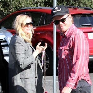 Exclusif - Kirsten Dunst, enceinte, et son compagnon Jesse Plemons sortent de chez "Kreation Organic Juice" à Los Angeles, le 18 janvier 2018.