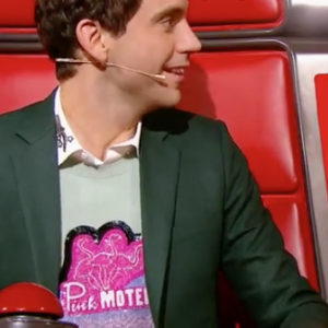 Mika vexe Zazie après la prestation de Carlton dans "The Voice 7" sur TF1 le 3 février 2018.