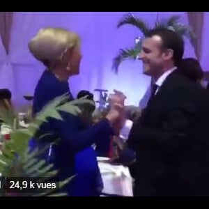 Brigitte et Emmanuel Macron dansent à l'occasion d'une visite officielle à Dakar.