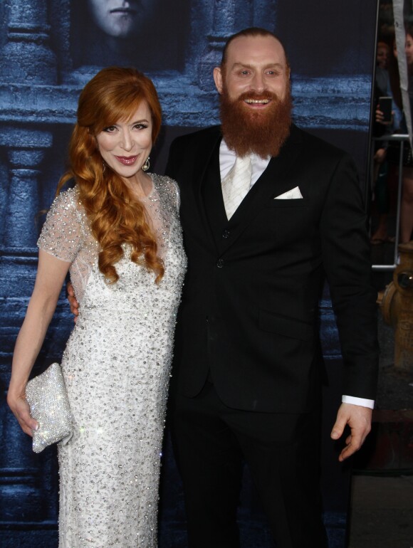Kristofer Hivju et sa femme Gry Molvær - Célébrités lors de la première de la saison 6 de Game Of Thrones à Hollywood le 10 Avril 2016.
