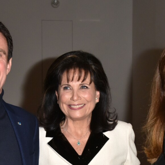 Exclusif - Prix Spécial - Anne Sinclair avec Manuel Valls et sa femme Anne Gravoin au vernissage de l'exposition "21 Rue de la Boétie" au musée Maillol. L'exposition retrace le parcours du grand-père d'A.Sinclair, Paul Rosenberg, qui fut l'un des plus grands marchands d'art de la première moitié du XXème siècle. Elle rassemble une soixantaine de chefs-d'oeuvre de l'art moderne. Paris, le 1er mars 2017. © Giancarlo Gorassini/Bestimage