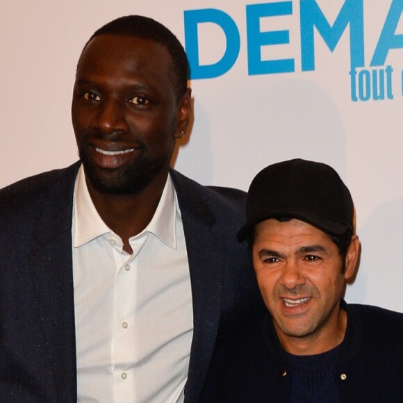 Omar Sy, Jamel Debbouze et sa femme Mélissa Theuriau - Avant première du film "Demain tout commence" au Grand Rex à Paris le 28 novembre 2016. © Coadic Guirec/Bestimage