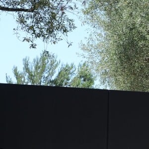 Entrée de la villa de Jennifer Aniston à Los Angeles