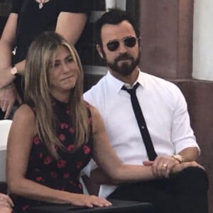 Jennifer Aniston et son mari Justin Theroux et Will Arnett à la remise de l'étoile de leur ami Jason Bateman sur le Walk of Fame à Hollywood, le 26 juillet 2017