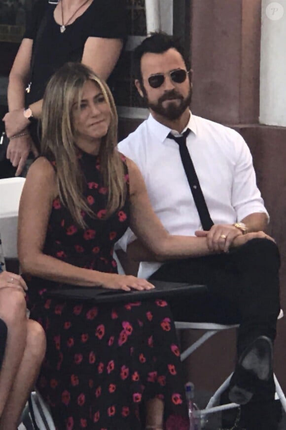 Jennifer Aniston et son mari Justin Theroux et Will Arnett à la remise de l'étoile de leur ami Jason Bateman sur le Walk of Fame à Hollywood, le 26 juillet 2017